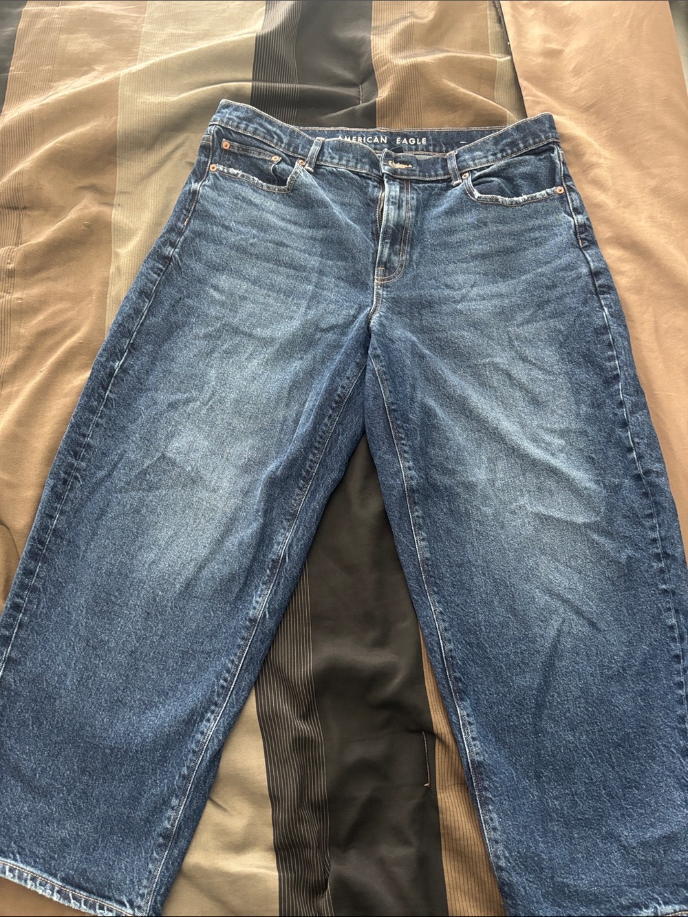 American Eagle Outfitters Classic Medium Blue Barrell-Leg Jeans 12 Short